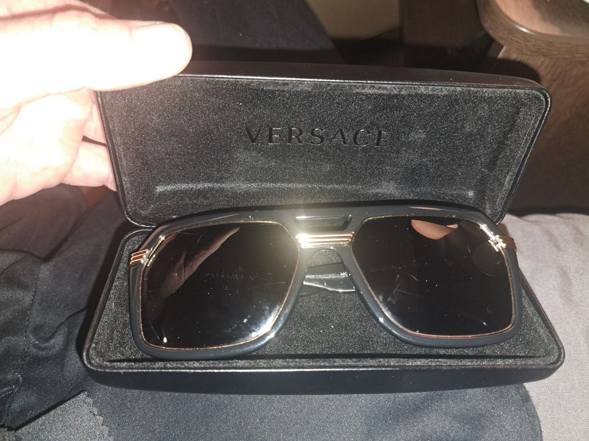 Versace Sun Glasses *****NEW****