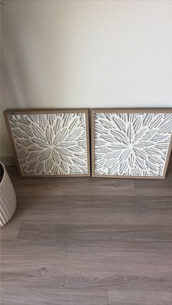 19 in x 19 in flower decor frame
