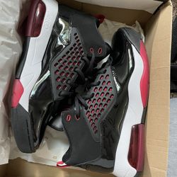 Jordan Maxin 200 Black Gym Red