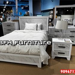 4pcs Queen Size Bedroom Set w. Mattress Included 