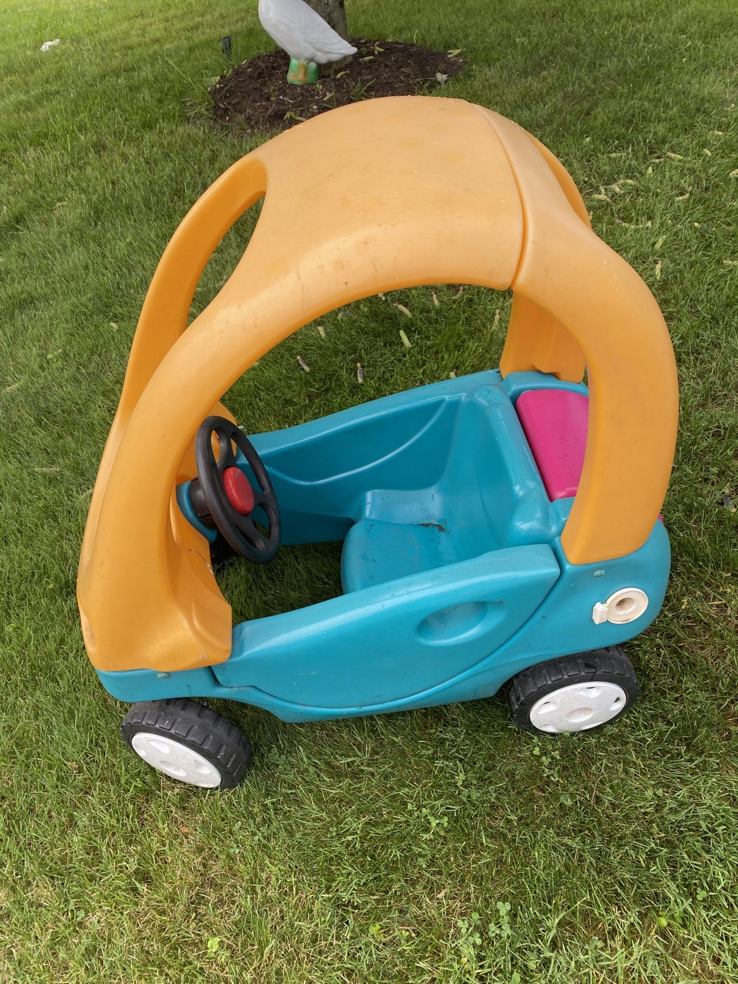 Little Tikes Cozy Coupe Ride On In Toy Car