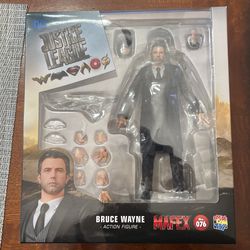 Mafex Justice League Bruce Wayne No.76
