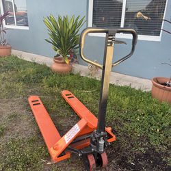Franklin Pallet Jack (patín hidráulico de la marca Franklin).