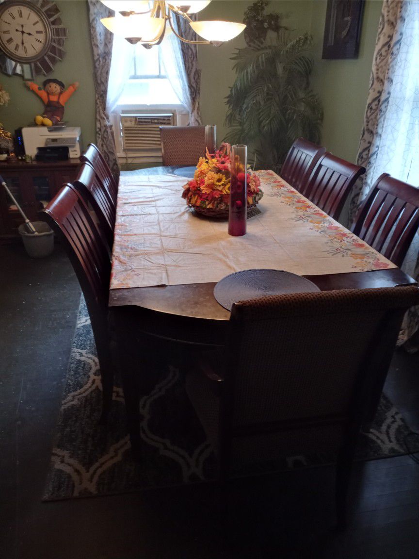 Ethan Allen 8 Seat Dining Room Table