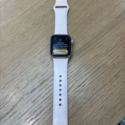 Apple Watch Series 4 GPS, 40mm Gold Aluminum Case with Pink Sand Sport Band