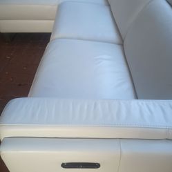 SECTIONAL GENUINE LEATHER RECLINER ELECTRIC ⚡ WHITE COLOR..🚚💥✅ DELIVERY SERVICE AVAILABLE 🚚💥🚚