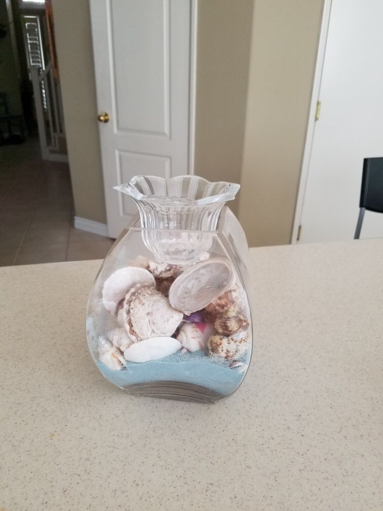Decorative Vase w/seashells