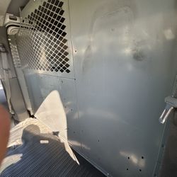 06 Gmc Savanna Partitioner Divider 