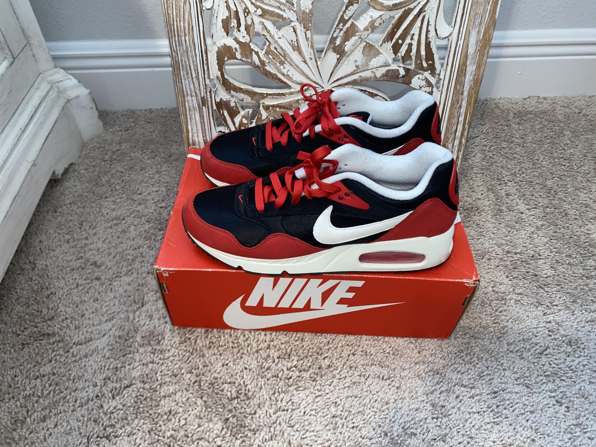 Nike Air, Size 9.5 Men’s, Red, Black, White