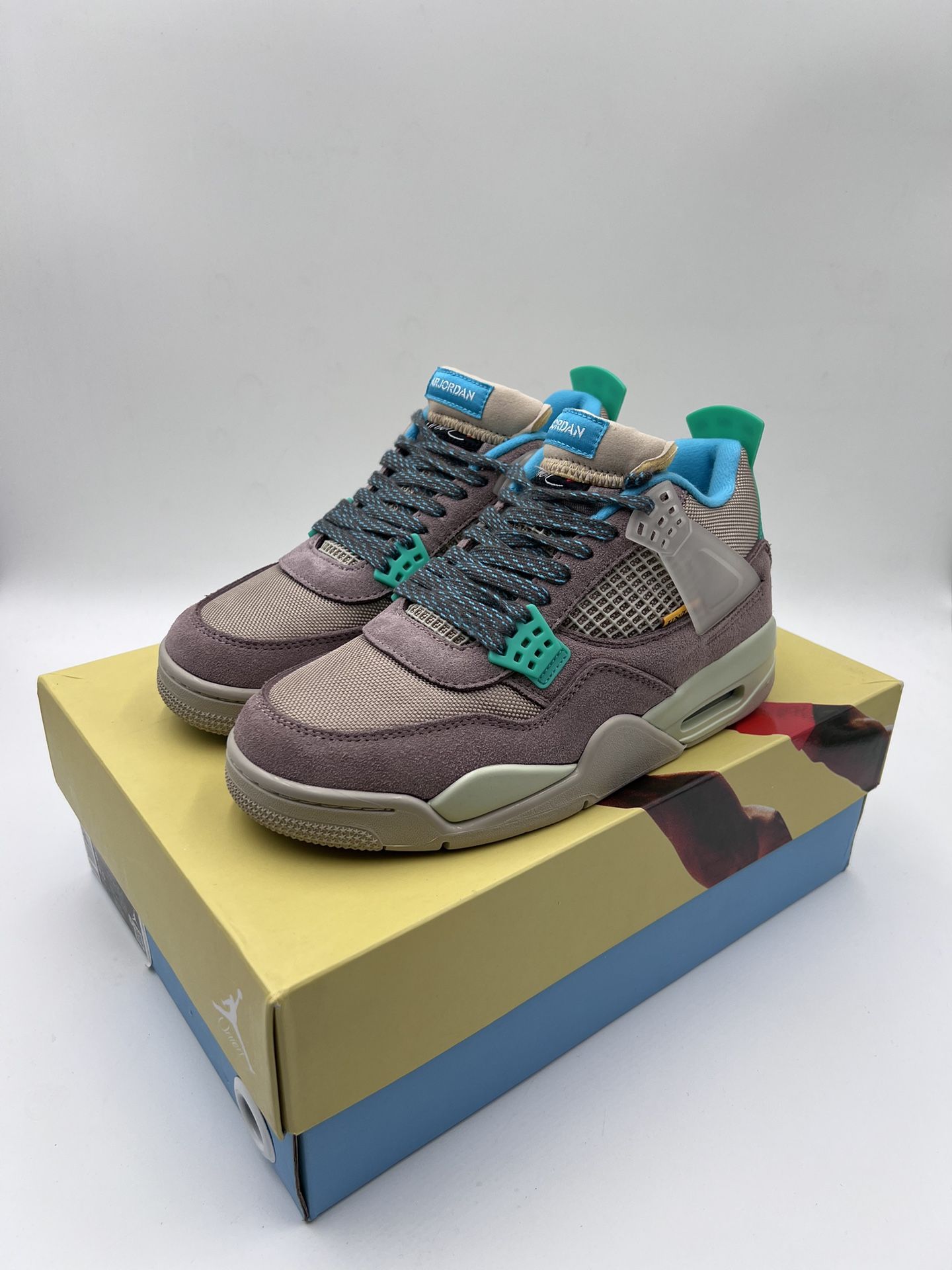 Taupe Haze Union Jordan 4 Retro