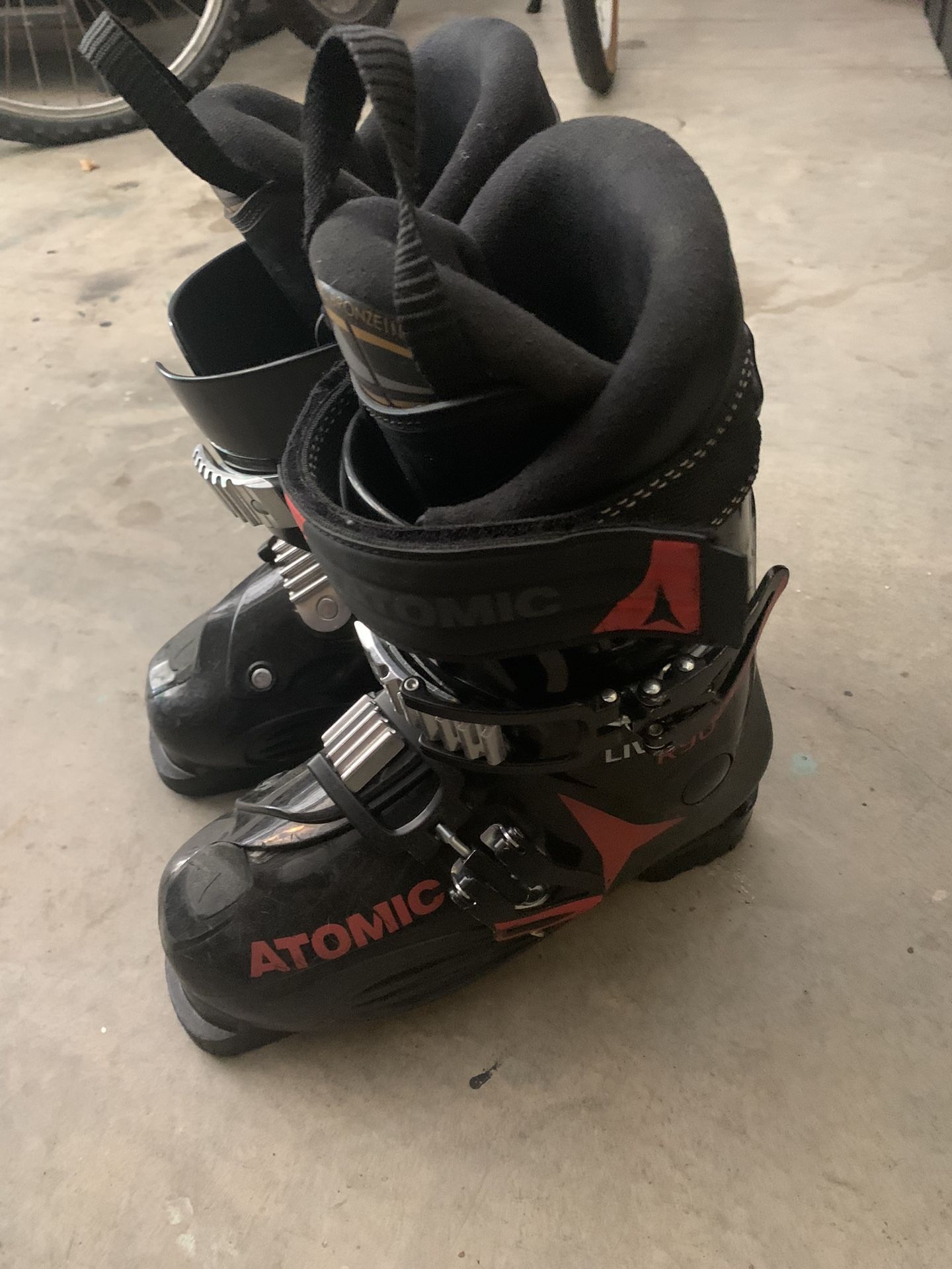 Atomic Ski Boots 