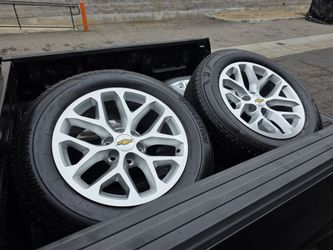 20" CHEVY Silverado/Tahoe rims Bridgestone tires 275-60R20  95% new