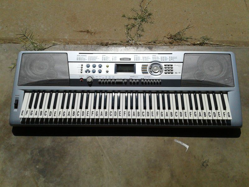 Yamaha DGX-202 76-Note Portable Keyboard