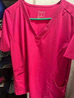 Women’s scrub top and pants size large