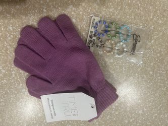 BRAND NEW GLOVES with NEW cute rings