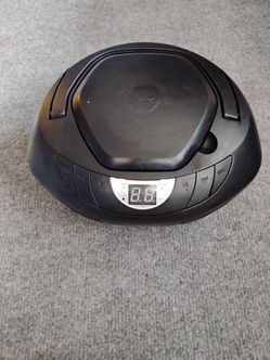 Jensen Portable CD player with AM/FM