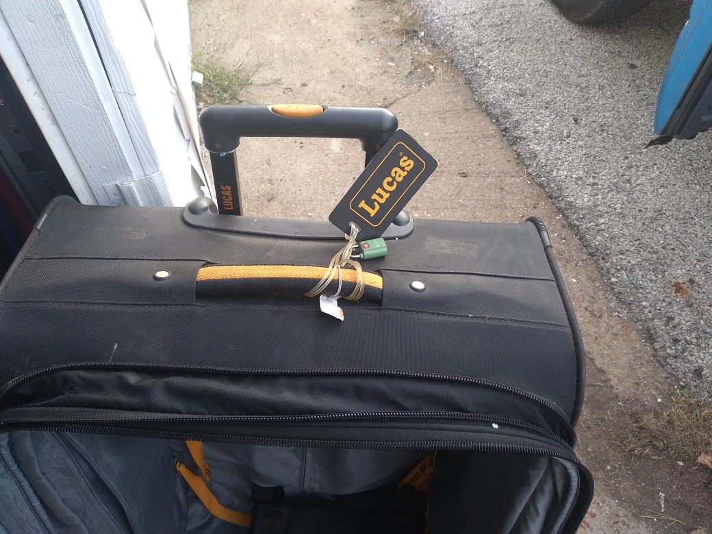 LARGE TRAVEL BAG