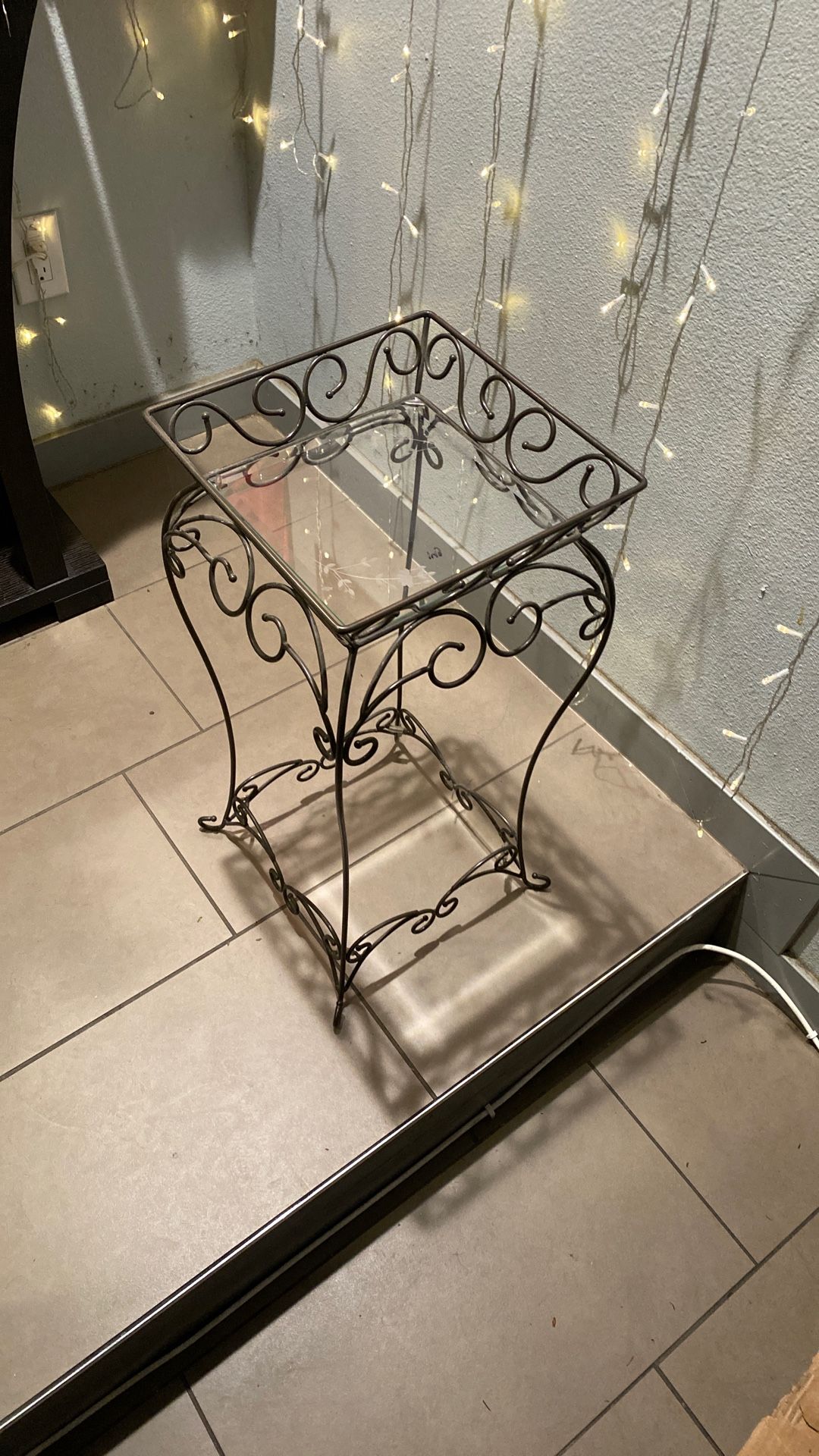 Princess House Plant Table Holder