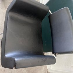 BARBER CHAIR
