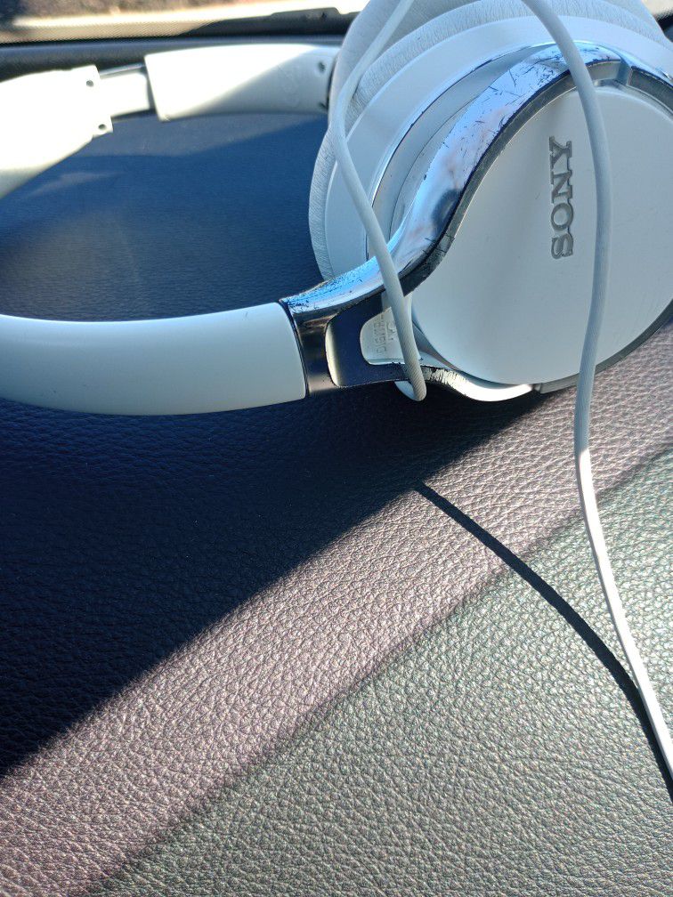 White  & Silver Sony Headphones 