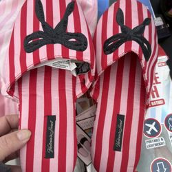 NEW VS SLIPPERS LARGE 