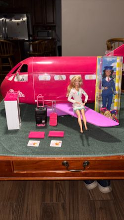 Barbie airplane  ,  (.  Pilot.  Barbie.  New. ). Suitcases.