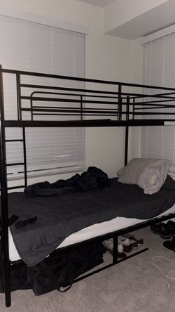 2 bunk beds and 4 mattress