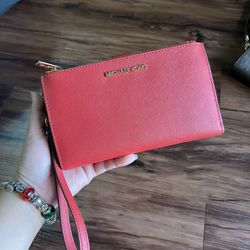 Michael Kors Double Zip Wallet 