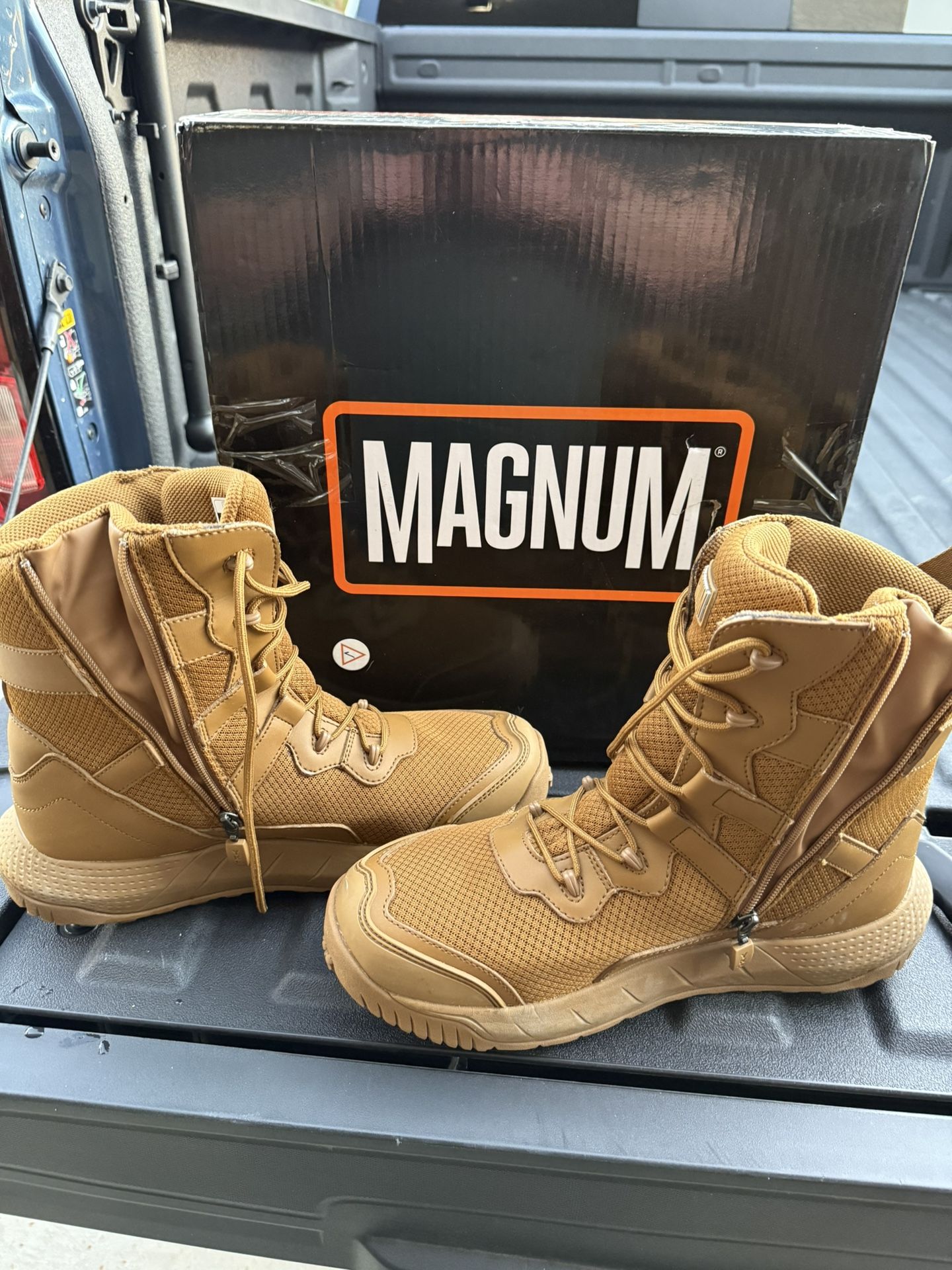 New, in the box magnum military tactical boots Size 12