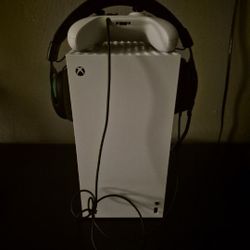 Xbox Series X White 1TB Like New