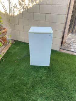 Mini refrigerator