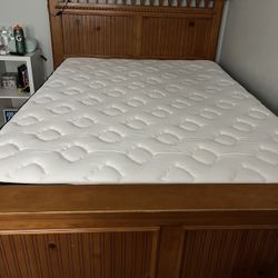 Solid Wood Queen Bed 