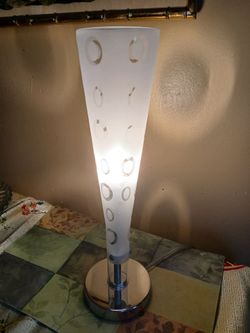 Champagne flute accent table lamp 17 in tall chrome finish