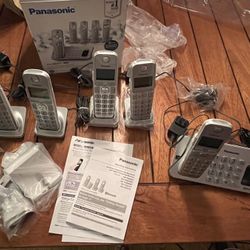 Panasonic Bluetooth Cordless Phone System 5 Handsets - KX-TGE475S