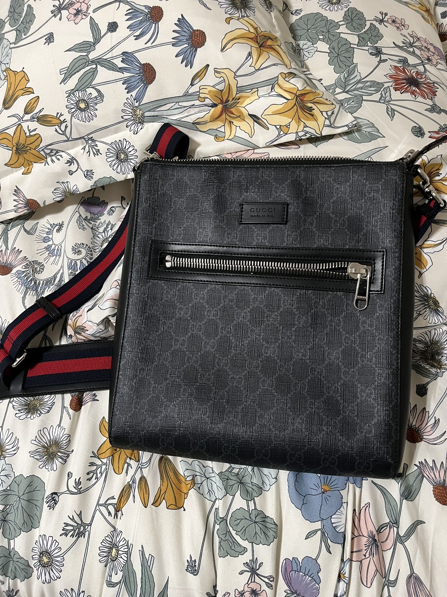 Gucci GG Supreme Messenger Bag