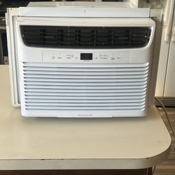 Window Air Conditioner AC- Aire Acondicionado para Ventana 