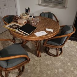 Kitchen Table  With Swivel Chairs 