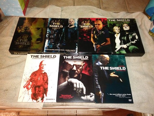 The Shield Complete Series DVD Michael Chiklis Walton Goggins Rampart LAPD