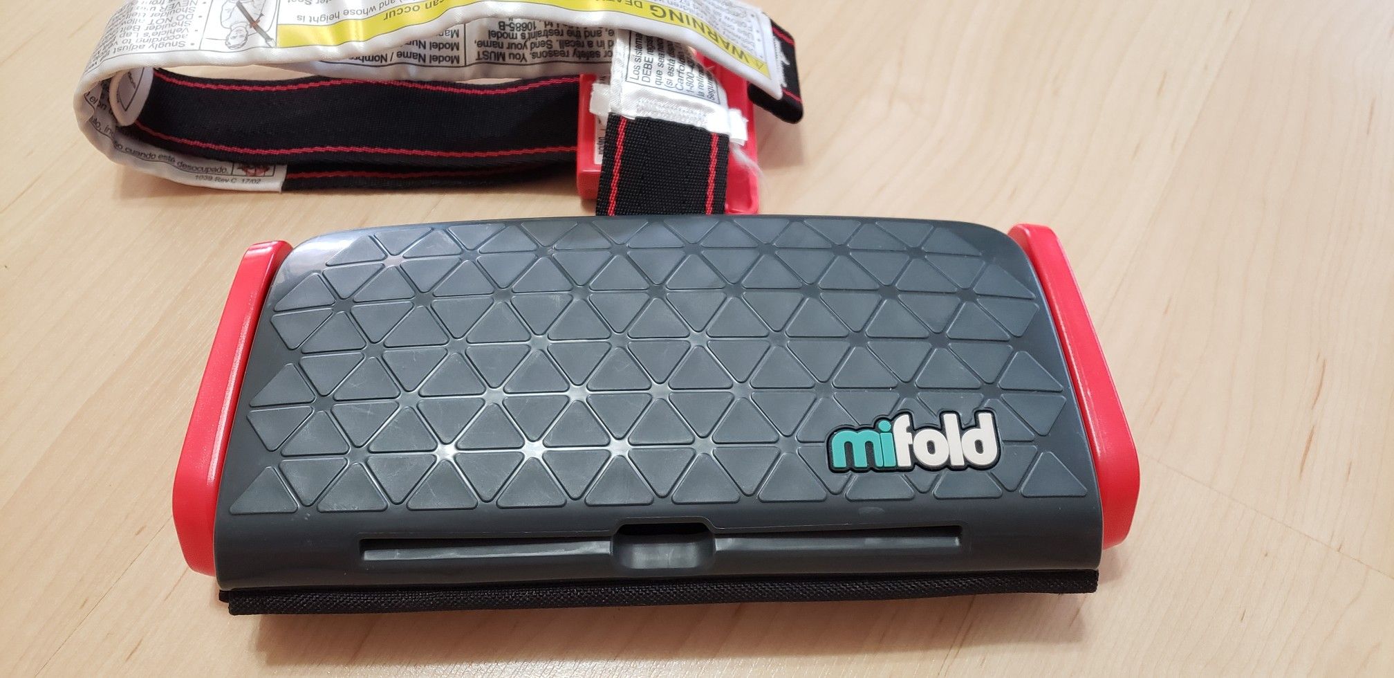 mifold the grab-and-go booster