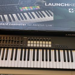 Novation Launchkey 61 Controller Keyboard