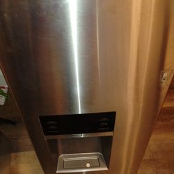 Samsung side by side refrigerator  left door with depensor