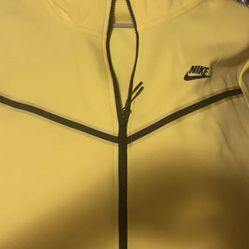 New Yellow Nike Tech Fleece 3xl 