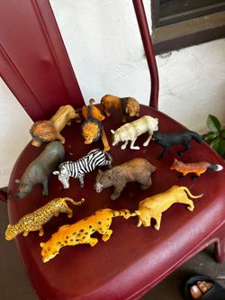 🦁 Safari Wild Animal Figure Lot (13 Pieces) $15