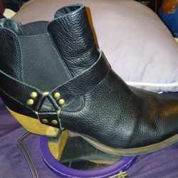 Black Leather,  Tan Is Suede Both Size 9