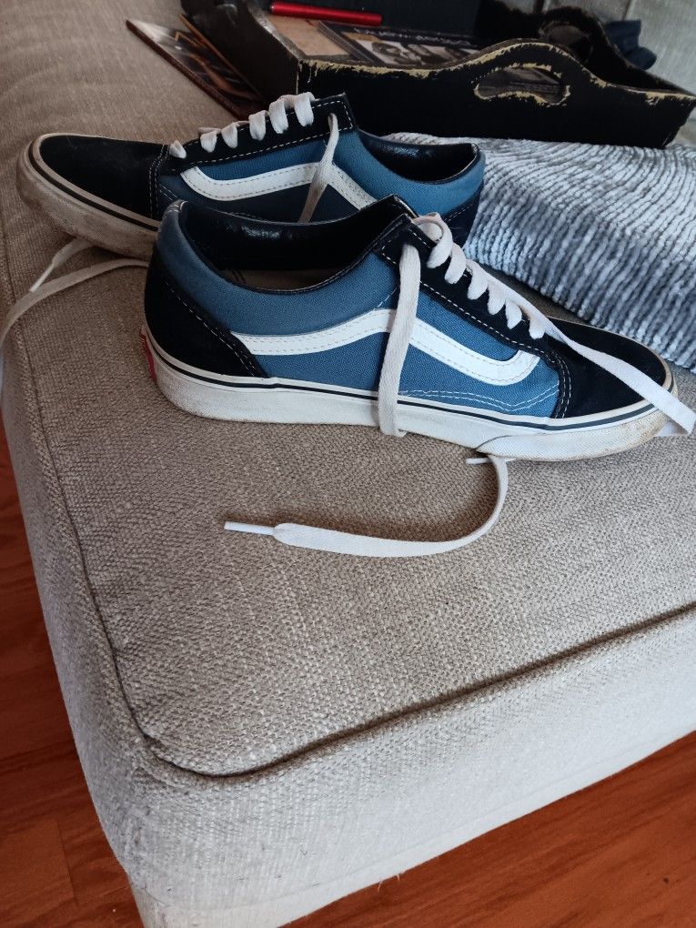 Vans Old Skool Tennis Shoes