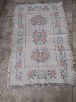 Vintage Great Condition Floral Tassel Rug