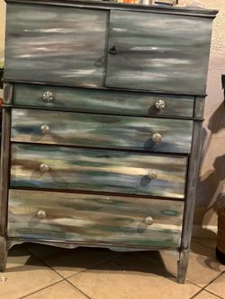 Dresser