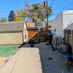 Basketball Hoop/15' Trampoline 