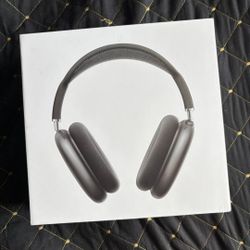 Brand New AirPods Max – Midnight Black Edition

