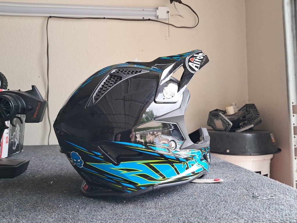 Aaron Carbon Kevlar Youth BMX Or Dirt Bike Helmet.